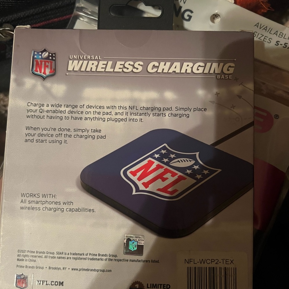 Universal wireless charging base